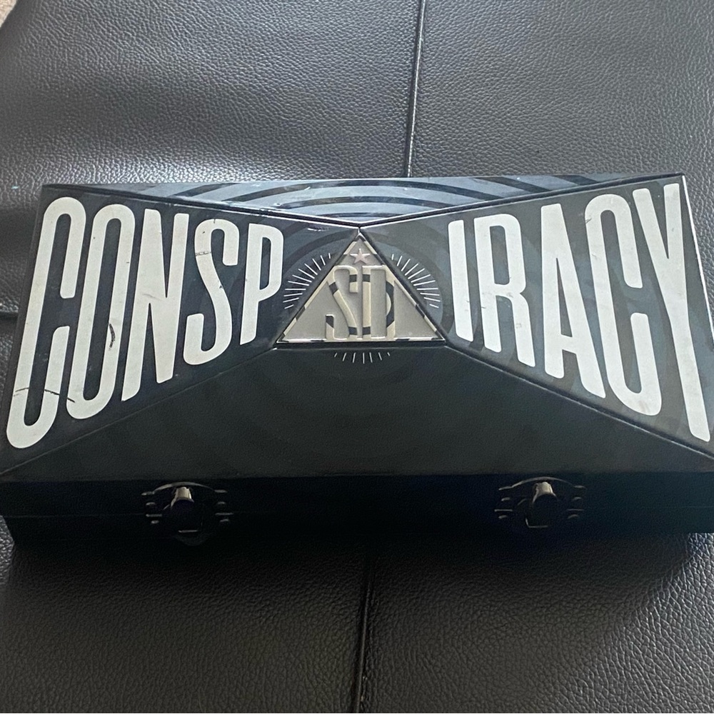 Jeffree Star x Shane Dawson Conspiracy Palette